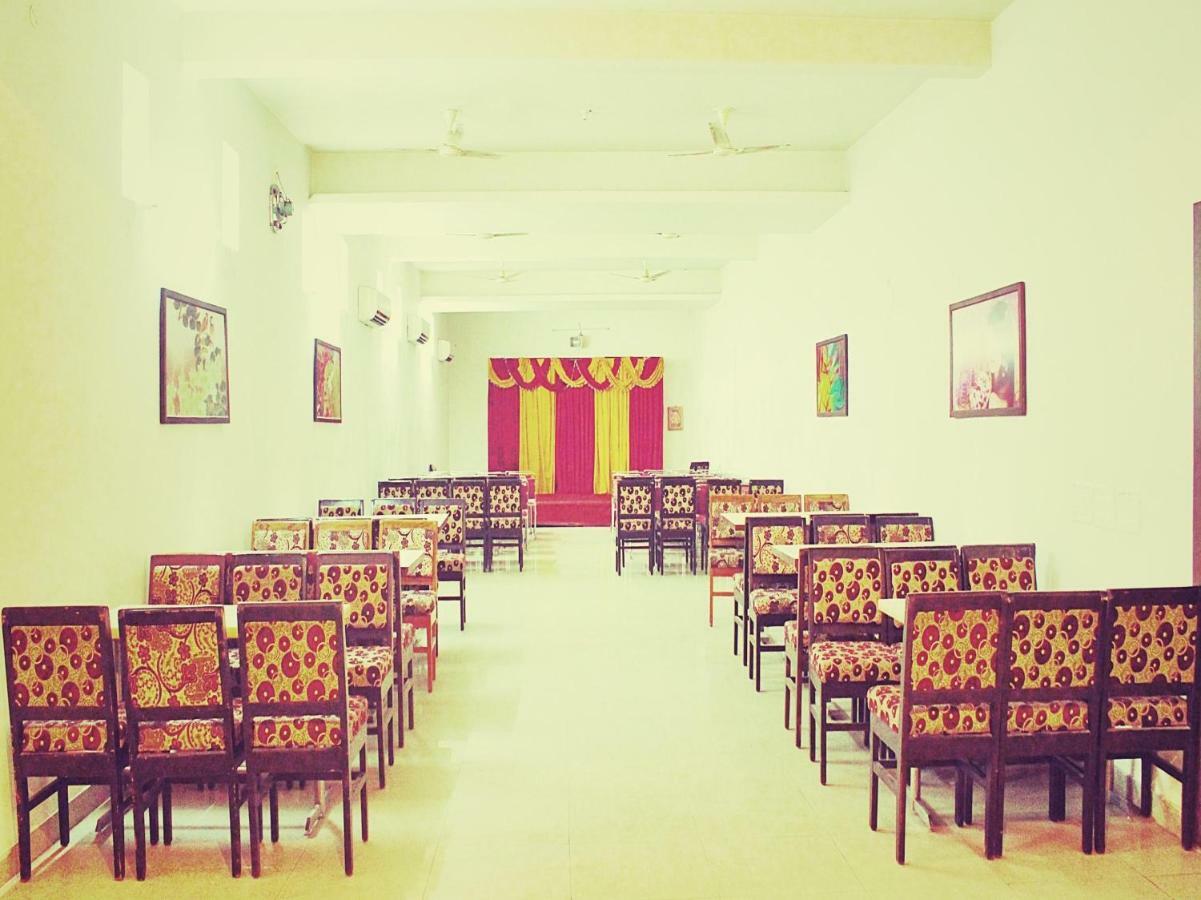Oyo 26175 3*